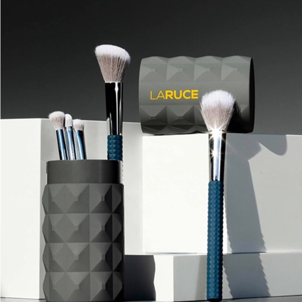 Laruce Beauty Christine Set 5 Piece Makeup Brush Set with Grey Cup